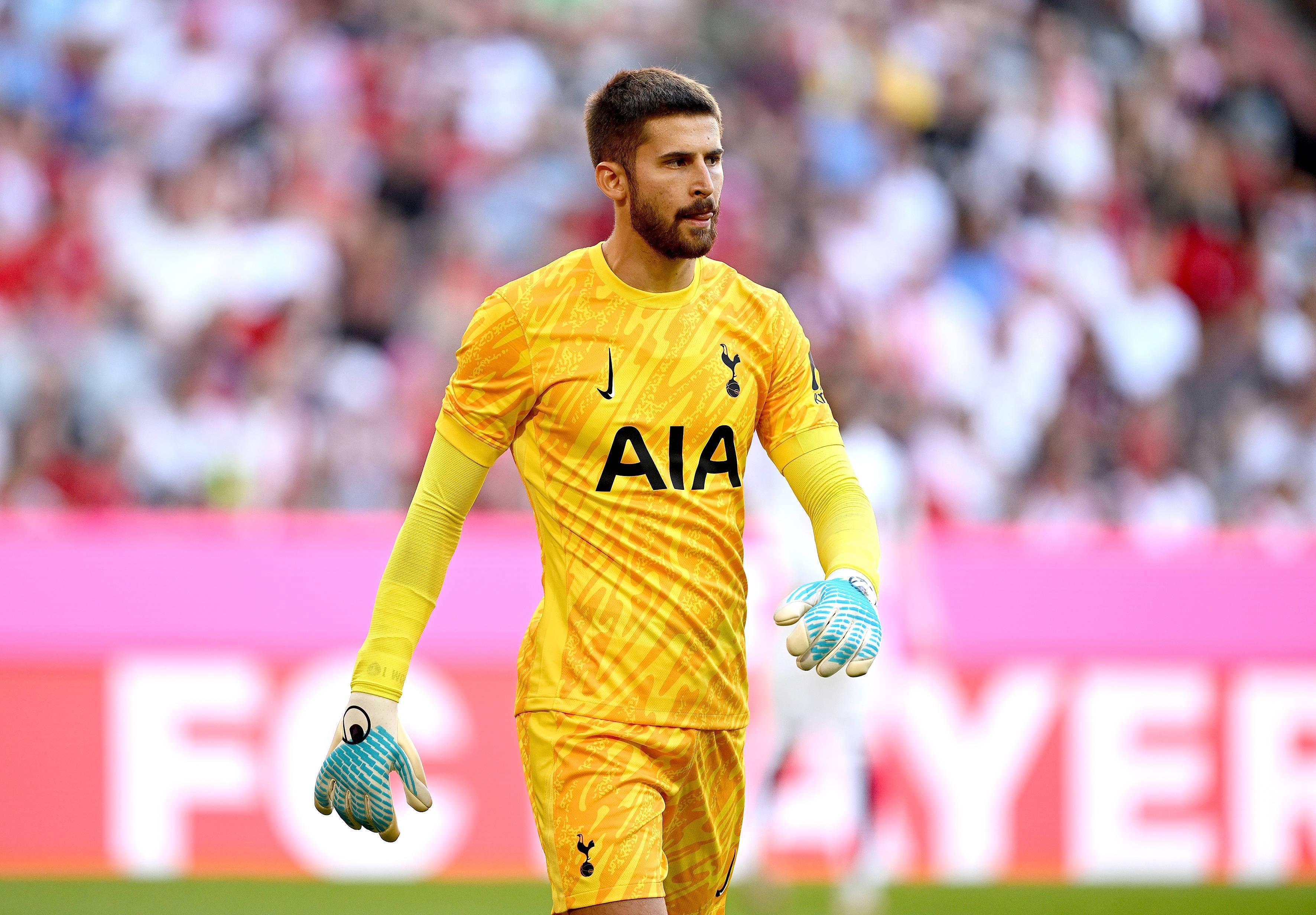 维卡里奥:热刺希望再次体验捧起奖杯的感觉,祝多纳鲁马一切顺利