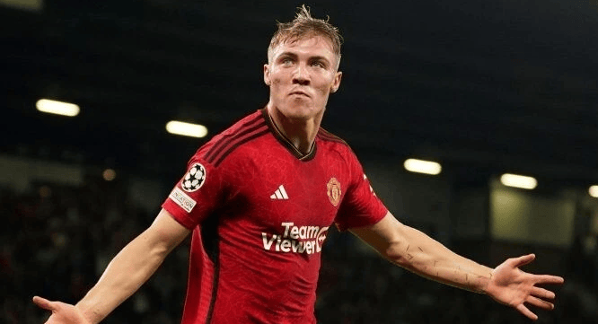 进一出净亏4000万欧!曼联又成冤大头,意甲冠军捡漏,酝酿打脸