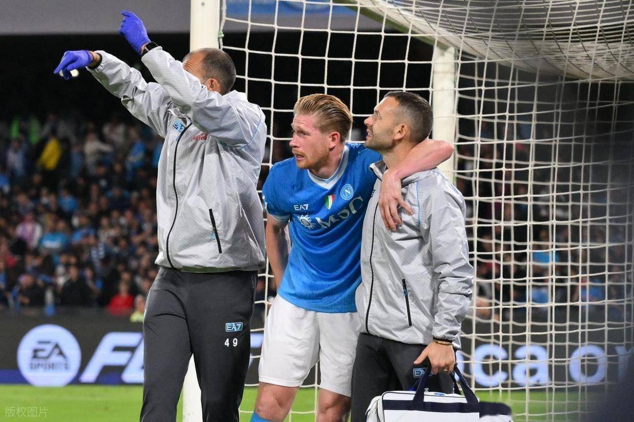 惊魂瞬间:点球破门后轰然倒下,中场大师德布劳内